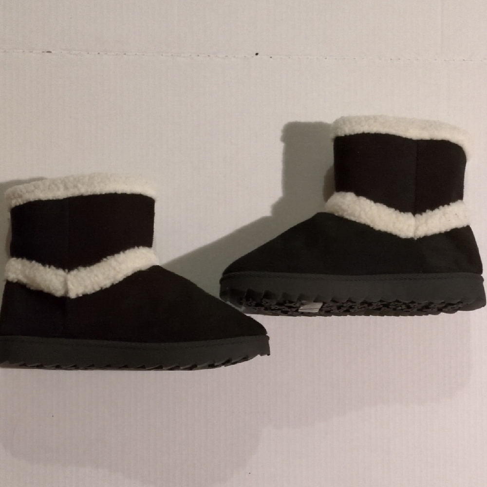 Olivia Miller Cozy Black and White Women's Boots/Slippers